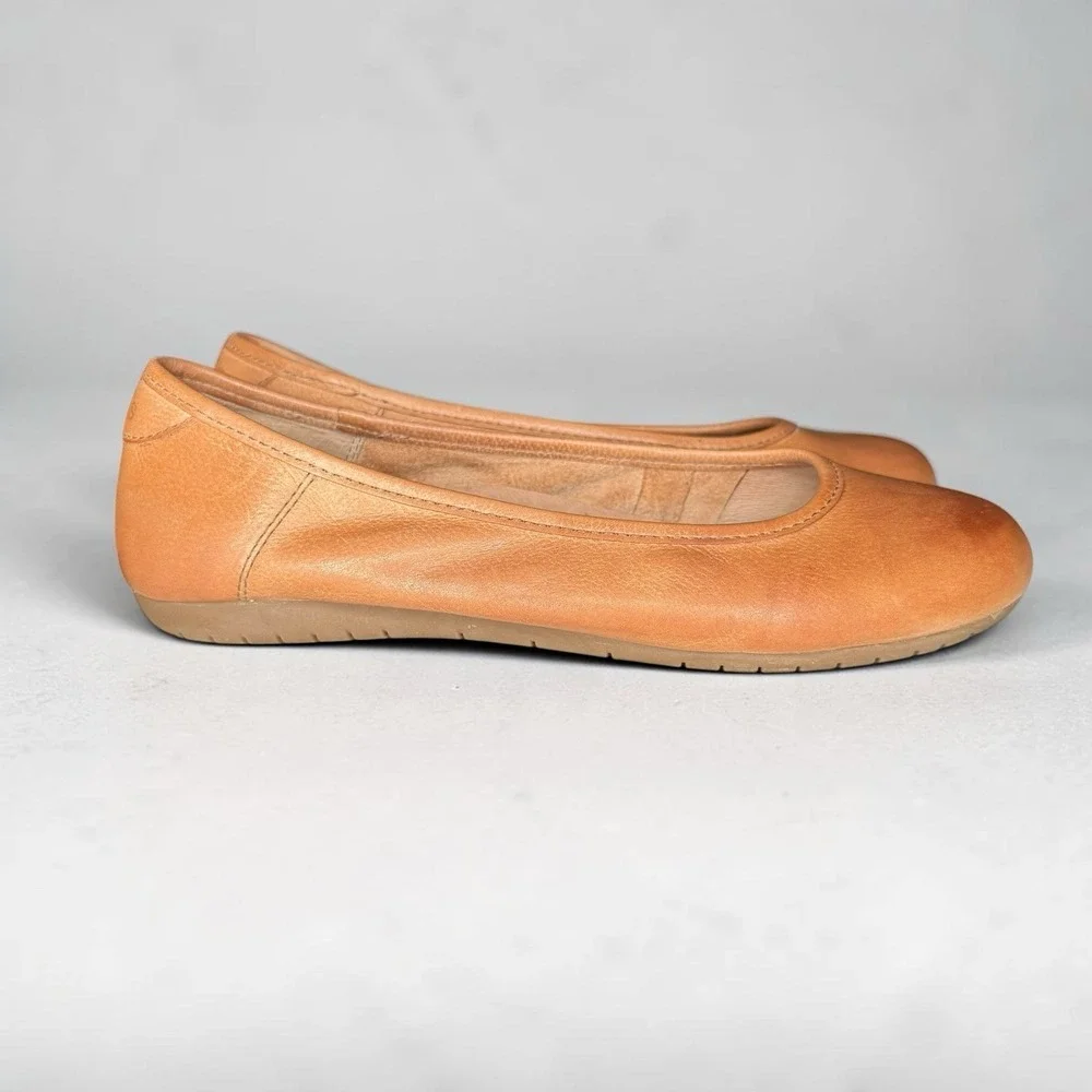 Taos Ballet Flats Loafers Shoes Womens 7 Cognac Tan Leather Slip Ons Minimalist